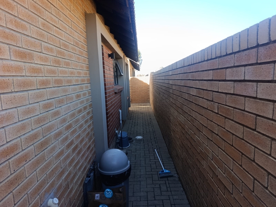 To Let 3 Bedroom Property for Rent in Douglas Valley Free State